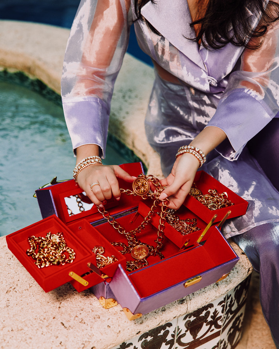 SHARKS OF THE GOLD OCEAN JEWELRY CASE